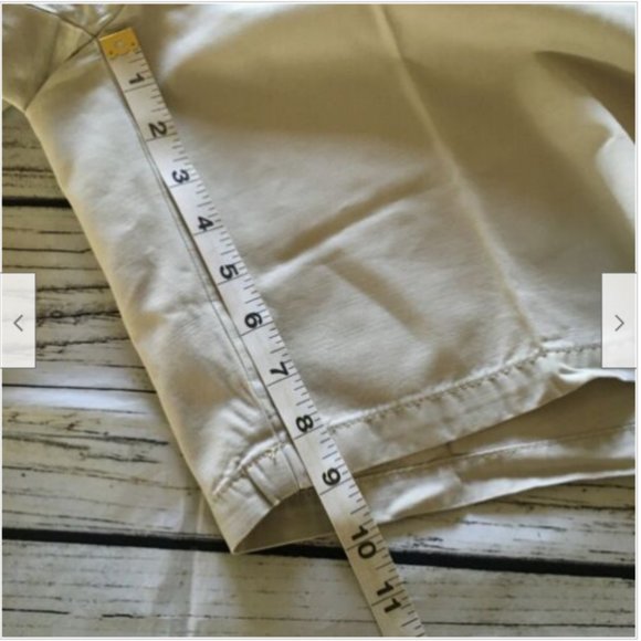 Khakis By Gap Boyfriend Roll Up Shorts Women’s Beige Pockets - Picture 7 of 9